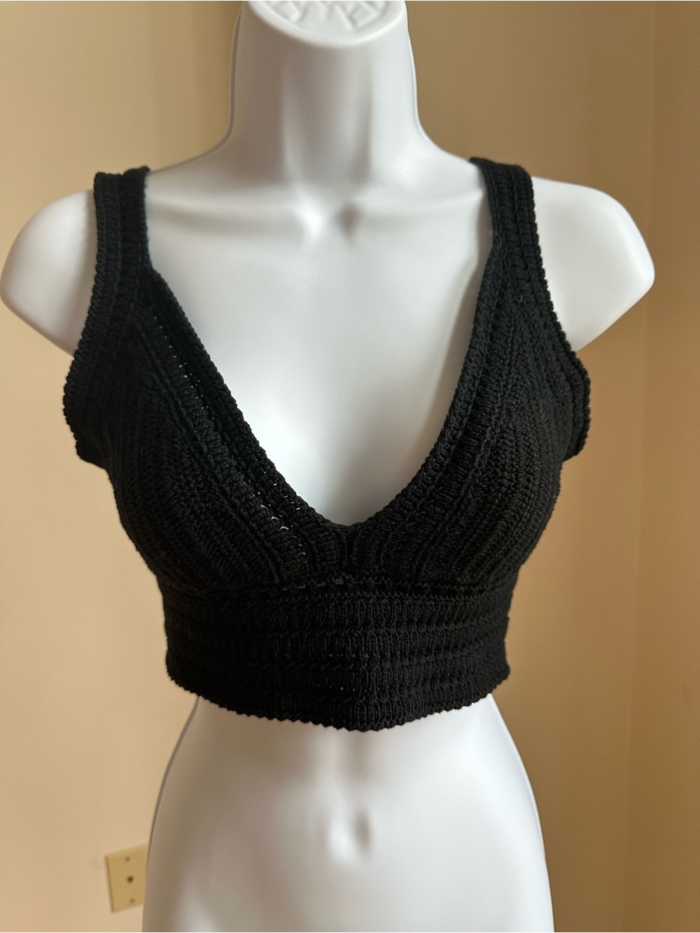 Banana Republic Black Knit V-Neck Crop Top